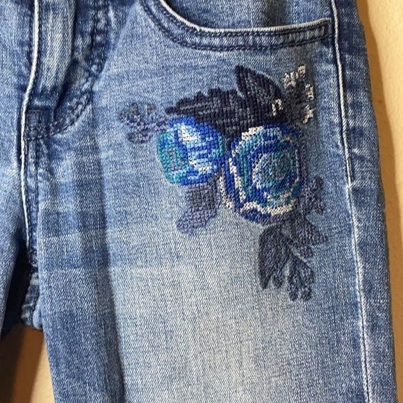 Wrangler Floral Print Embroidered Skinny Jeans - Picture 4 of 8